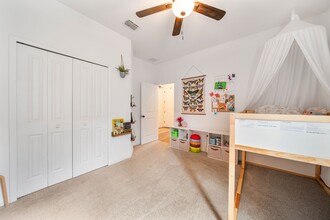 704 Hyperion Dr in Debary, FL - Foto de edificio - Building Photo