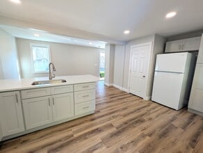 158 Green in Clinton, MA - Building Photo - Building Photo