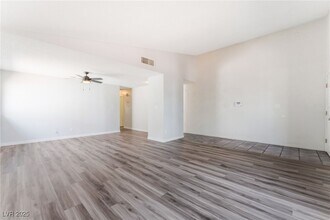 1713 Neptune Dr in Las Vegas, NV - Building Photo - Building Photo