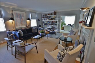 2828 Segovia St in Coral Gables, FL - Foto de edificio - Building Photo