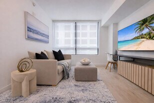 225 N Miami Ave, Unit FL14-ID1442068P in Miami, FL - Building Photo