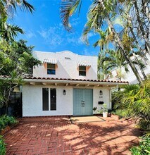 320 W 55th St in Miami Beach, FL - Building Photo - Building Photo