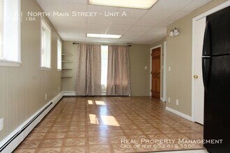 141 N Main St-Unit -Unit A in Rochester, NH - Foto de edificio - Building Photo