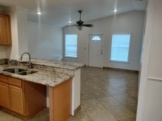 6809 Westend Ave in New Port Richey, FL - Building Photo - Building Photo