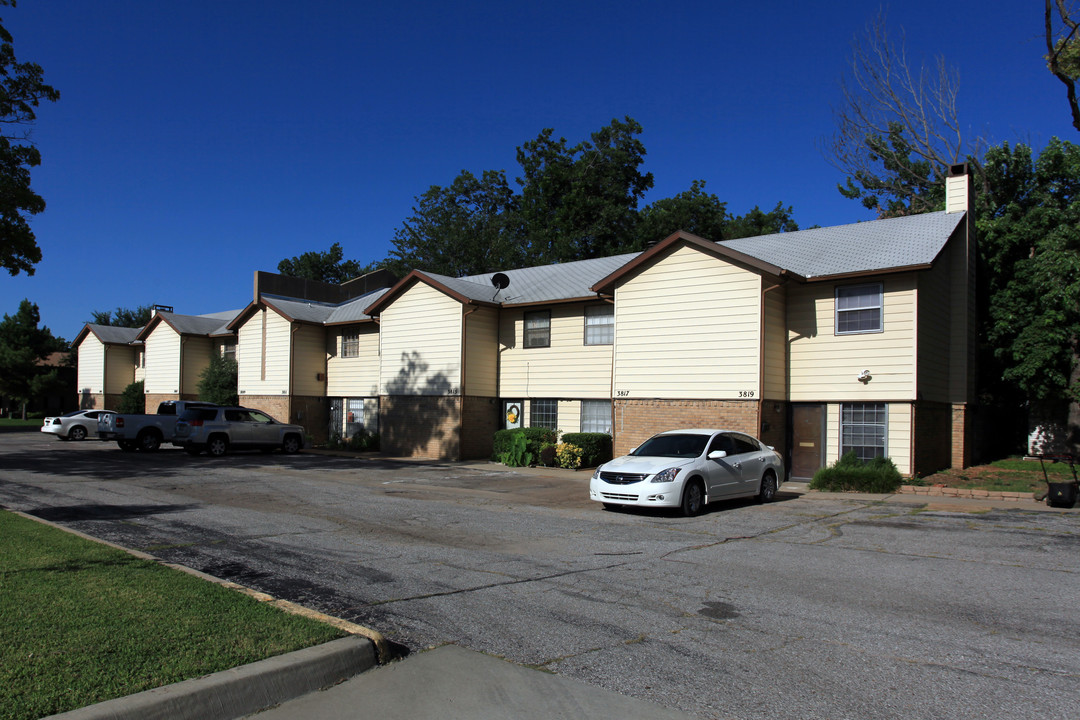 3801-3839 N Harvard Ave in Oklahoma City, OK - Building Photo