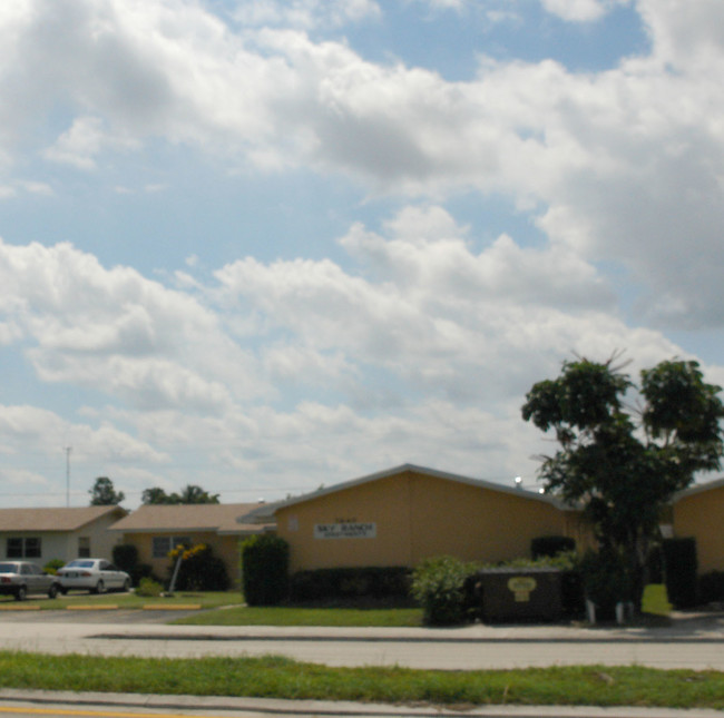 7640-7650 Pembroke Rd in Miramar, FL - Building Photo - Building Photo