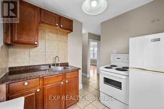 128-128 Britannia Ave in Hamilton, ON - Building Photo - Building Photo