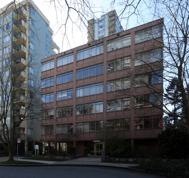 Parkside Apartments in Vancouver, BC - Building Photo - Building Photo