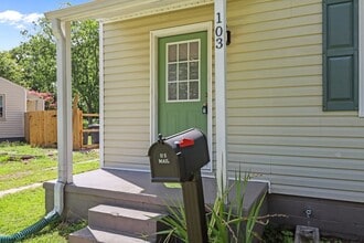 103 Robin Rd in Jacksonville, NC - Building Photo - Building Photo