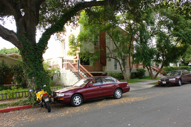 1229 Viola Ave in Glendale, CA - Building Photo - Building Photo