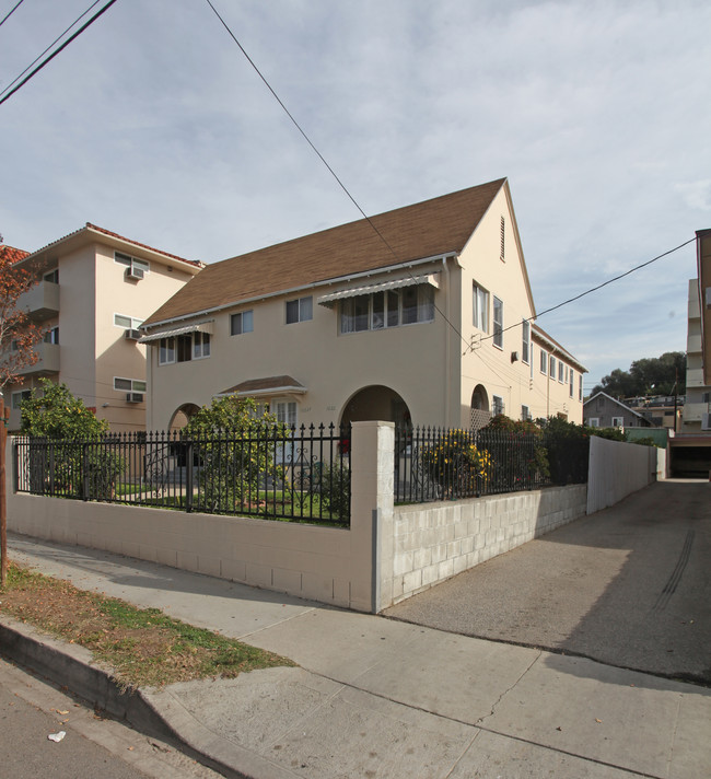 1622 N Kenmore Ave in Los Angeles, CA - Foto de edificio - Building Photo