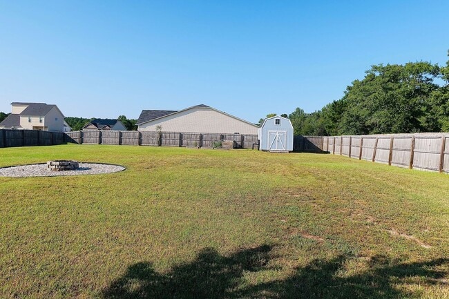 194 Yellowfoot Dr in Raeford, NC - Building Photo - Building Photo