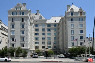 1424 N Crescent Heights Blvd in West Hollywood, CA - Building Photo