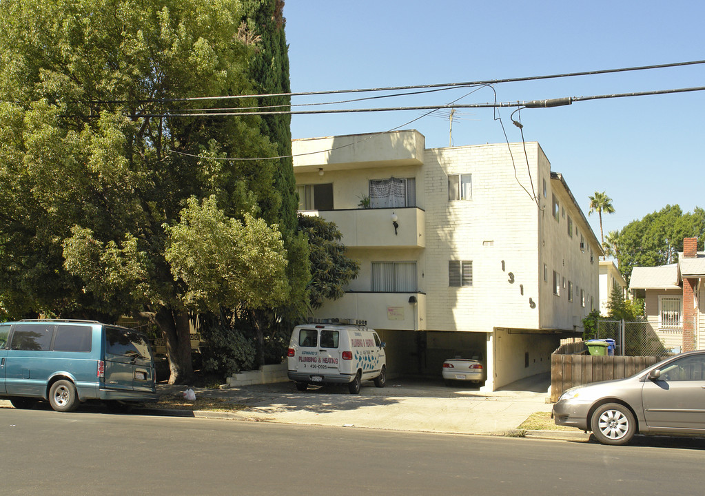 1315 N Fuller Ave in Los Angeles, CA - Building Photo