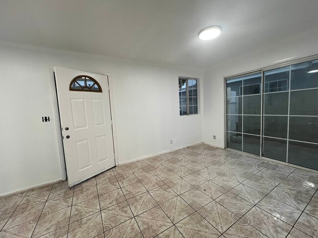 15408 Freeman Ave in Lawndale, CA - Building Photo - Building Photo