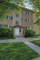 4656 W 87th St in Chicago, IL - Building Photo