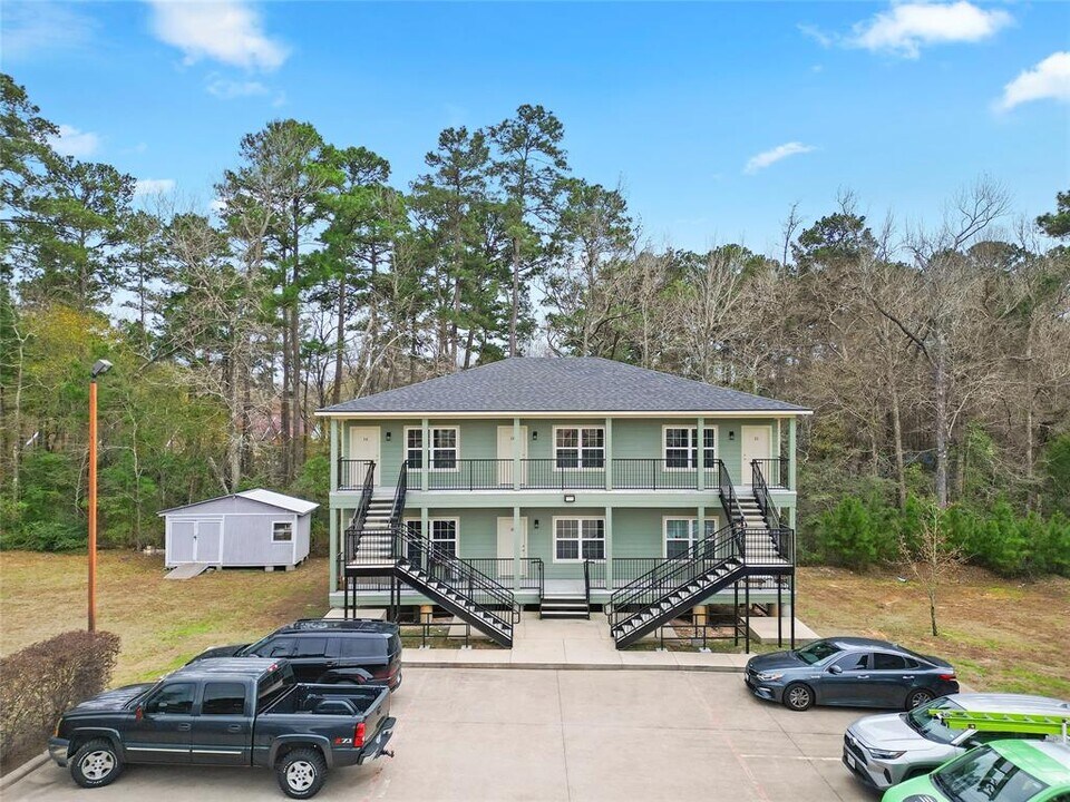 409 Beto St in Huntsville, TX - Building Photo