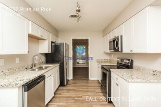 7237 Poplar Pike in Germantown, TN - Foto de edificio - Building Photo