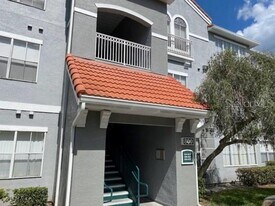 18001 Richmond Pl Dr in Tampa, FL - Building Photo