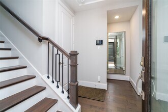 1303 Edwinstowe Trl in Houston, TX - Foto de edificio - Building Photo