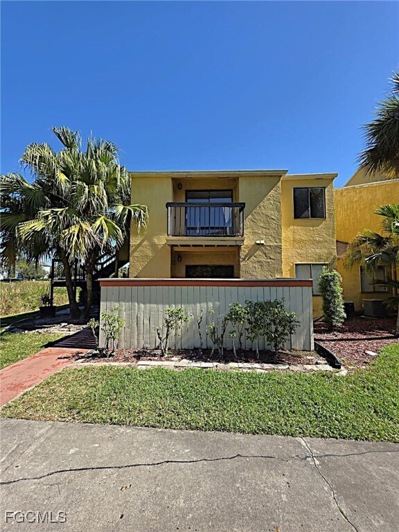 2925 Winkler Ave in Ft. Myers, FL - Building Photo - Building Photo