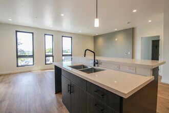 2800 Broad St in San Luis Obispo, CA - Building Photo - Building Photo
