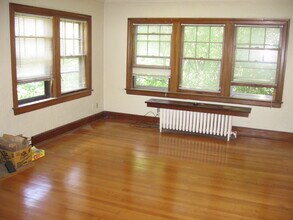 5214 Ingersoll Ave, Unit TreeTop in Des Moines, IA - Building Photo - Building Photo