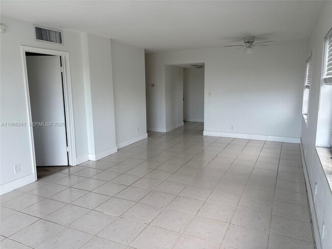 1701 Washington St in Hollywood, FL - Building Photo - Building Photo