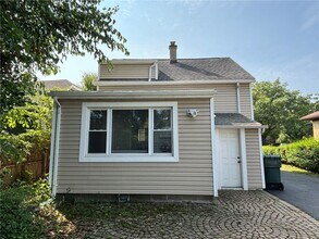 2096 Norton St in Rochester, NY - Building Photo - Building Photo