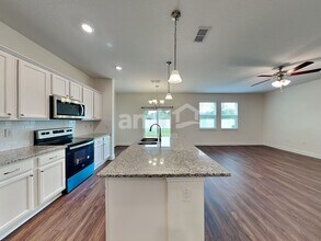 4647 Reisswood Loop in Palmetto, FL - Building Photo - Building Photo