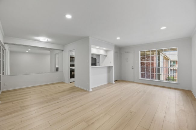 7920 Rockwood Ln, Unit 240