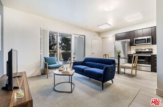 521 W Colorado St in Glendale, CA - Building Photo - Building Photo