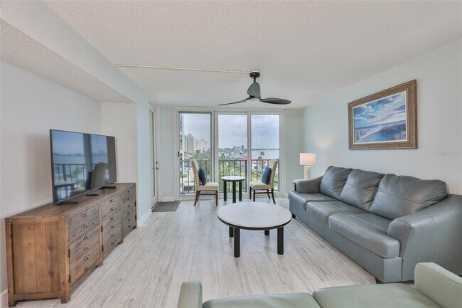 1400 Gulf Blvd in Clearwater, FL - Building Photo - Building Photo