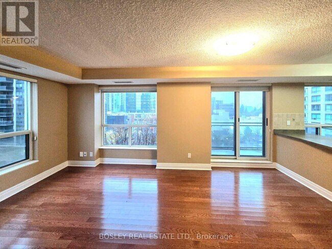 188 Doris Ave in Toronto, ON - Building Photo - Building Photo