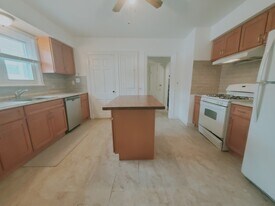 32 Columbus Ave, Unit 1 in Greenwich, CT - Building Photo