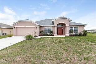 2608 NW 3rd Ave in Cape Coral, FL - Building Photo