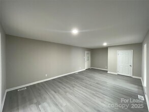 1607 Russell Ave in Charlotte, NC - Building Photo - Building Photo