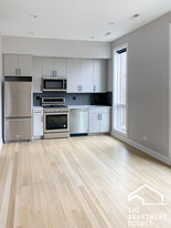 1050 W Cornelia Ave in Chicago, IL - Building Photo