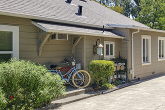 1153 Eggleston St in Napa, CA - Building Photo - Building Photo