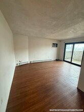 300 Meridian St in Boston, MA - Building Photo - Building Photo
