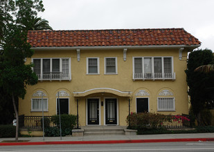 5100 Franklin Ave in Los Angeles, CA - Building Photo - Building Photo