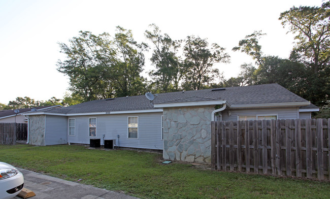 8300 Country Walk Dr in Pensacola, FL - Building Photo - Building Photo