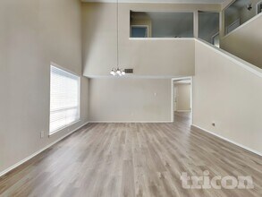 1223 Cowden Ct in Missouri City, TX - Foto de edificio - Building Photo