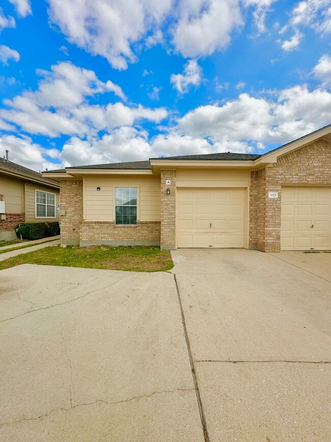 property at 2823 Southampton Way