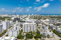 Bayview Plaza in Miami Beach, FL - Foto de edificio - Building Photo