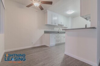8125 Langdon Ave in Los Angeles, CA - Building Photo - Building Photo