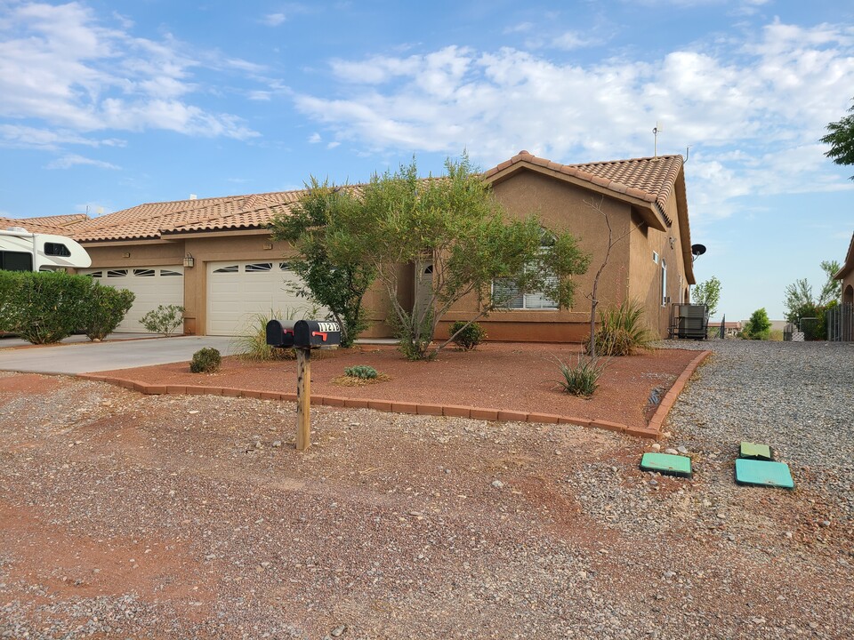 1121 Bourbon St in Pahrump, NV - Building Photo