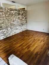 4254 Desert View Dr in San Antonio, TX - Building Photo - Building Photo