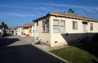 949 N Cedar St in Inglewood, CA - Building Photo - Building Photo