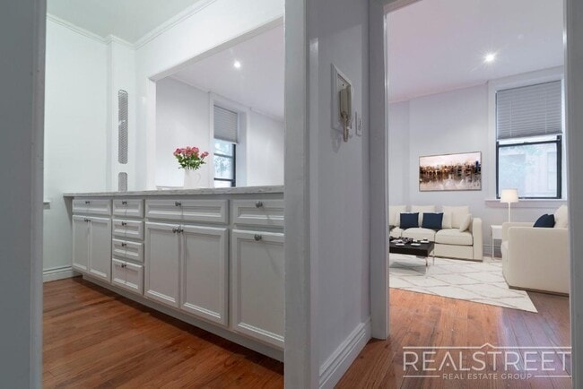 Brooklyn heights 1 bd | 1 ba: Apartments in Brooklyn, NY - Building Photo - Building Photo